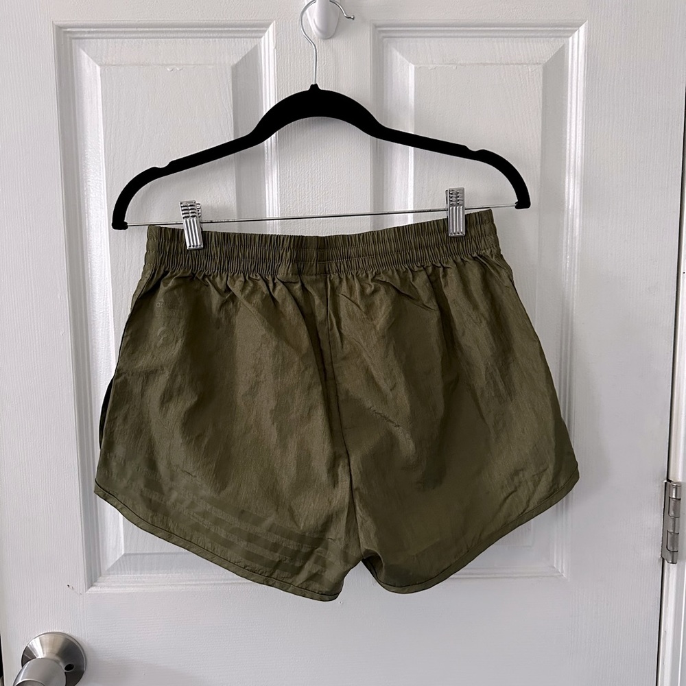 IVY PARK x Adidas shorts - Picture 2 of 3
